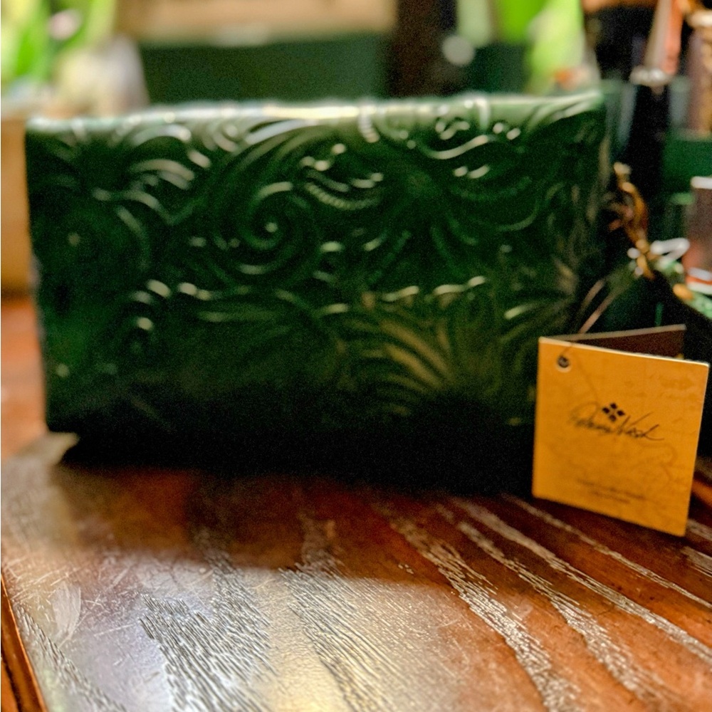 Patricia Nash clutch wristlet bag